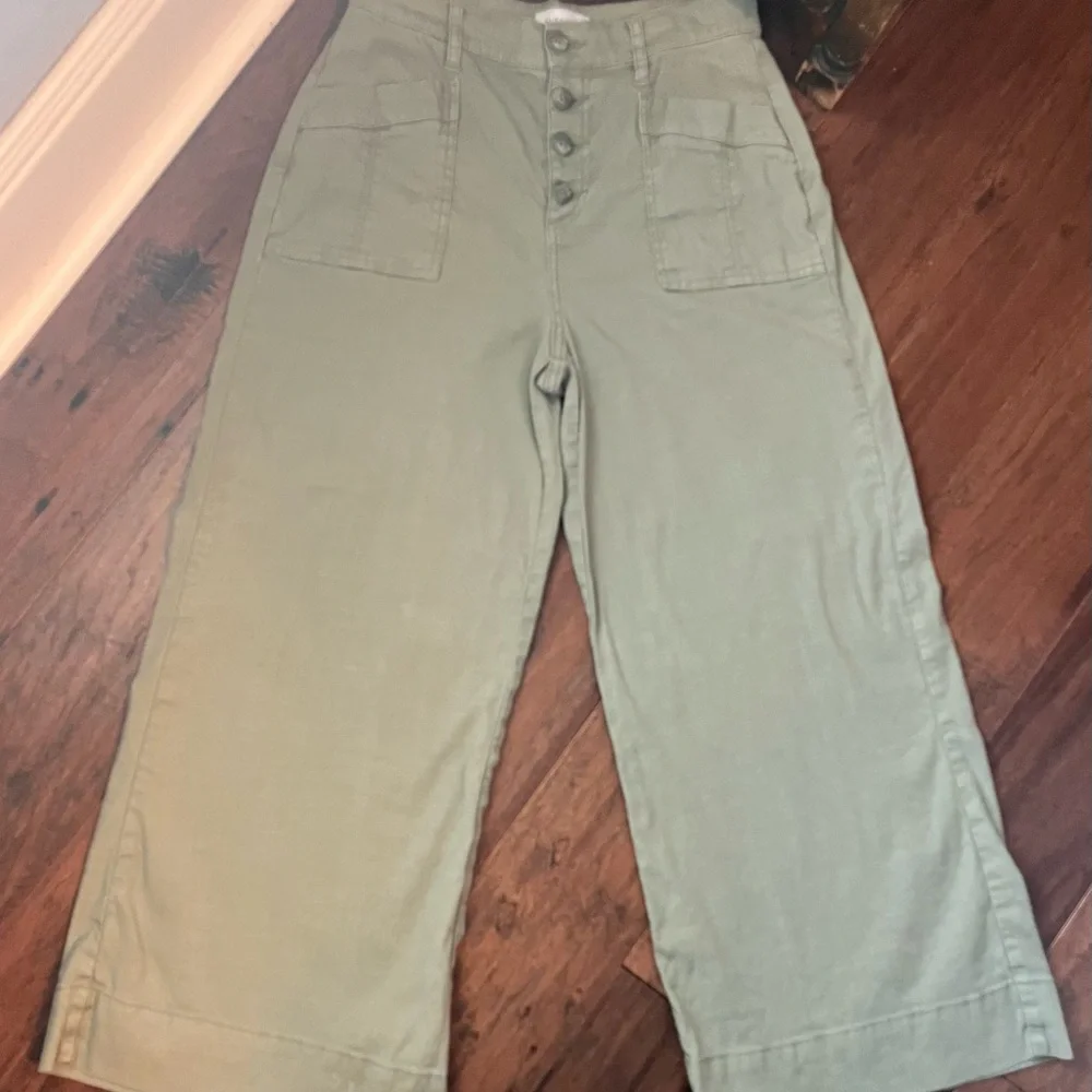 Evereve Joellle Stretch Linen Crop Wide Leg Pants Olive Green - Picture 6 of 13